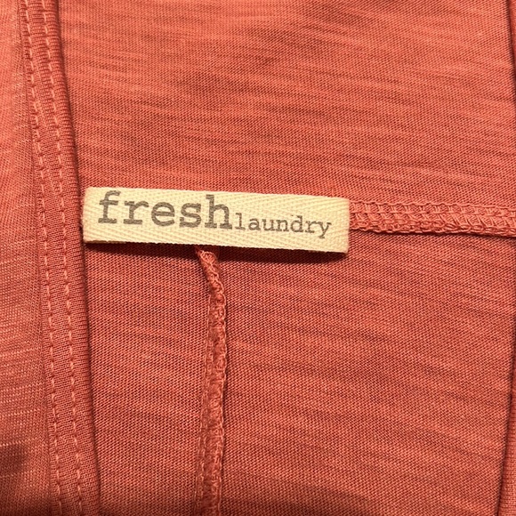 Fresh Laundry Rose Colored Sleeveless T-shirt With Plunging Front Size M - Picture 7 of 8